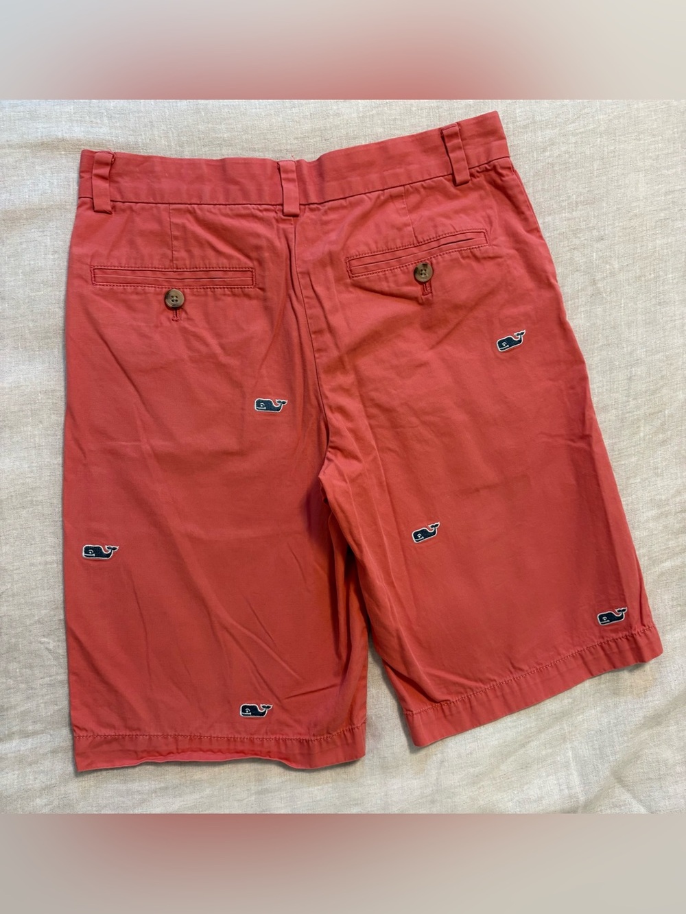 Vineyard Vines Size 14 Youth Coral Salmon All Over Navy Whale Embroidered Shorts - Picture 3 of 3